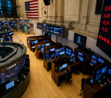 US Credit Risk Gauge Surges to 8-Month High as Tariff Fears Mount