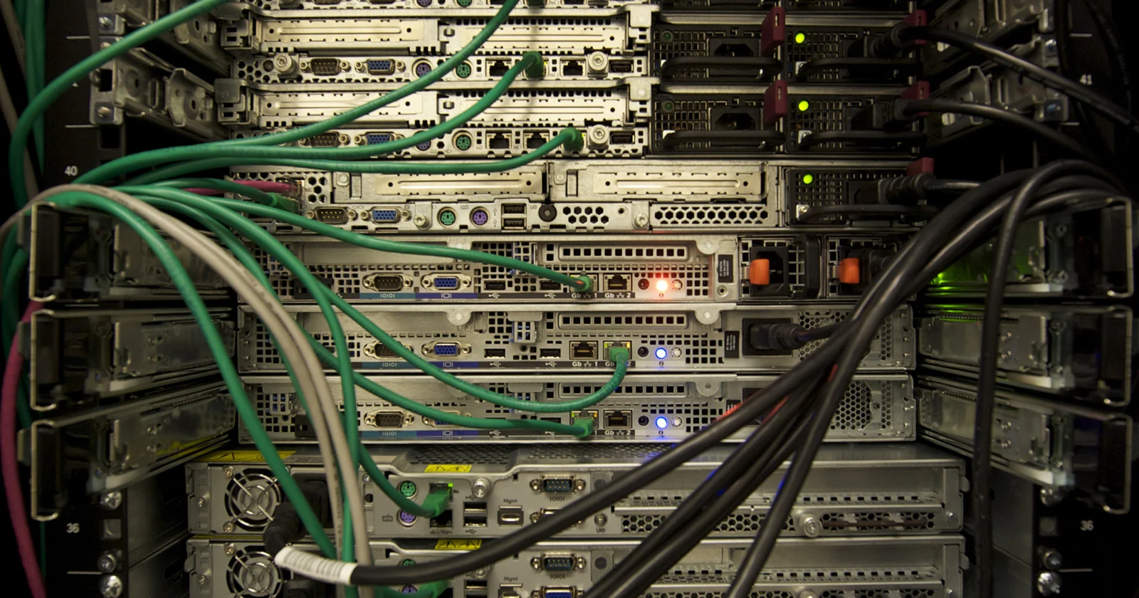 Rack mounted servers and their cable connections